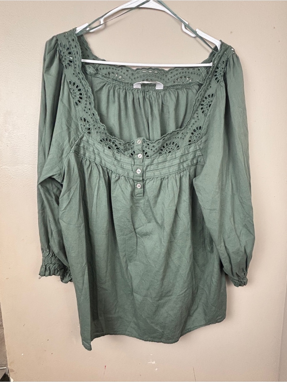 LC Lauren Conrad Olive Eyelet Scoop Neck Peasant Blouse
